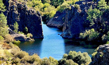 Portas do Vale Almourão - Terra dos Grifos