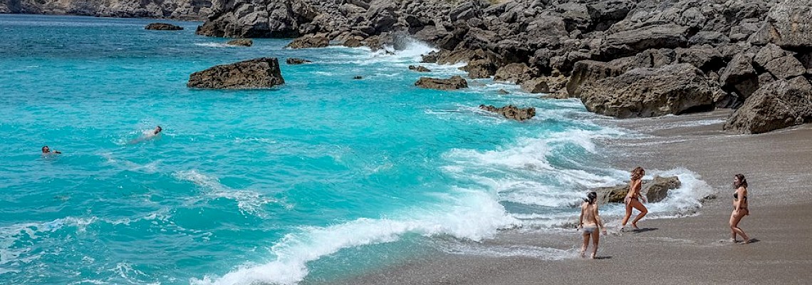 À descoberta das Praias Selvagens: Cova da Mijona e Inferno + Mergulhos