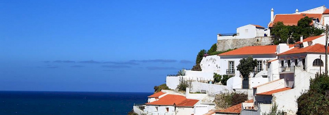 Caminhada Verão Azul nas Azenhas do Mar