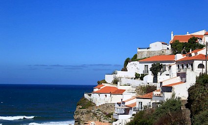 Caminhada Verão Azul nas Azenhas do Mar