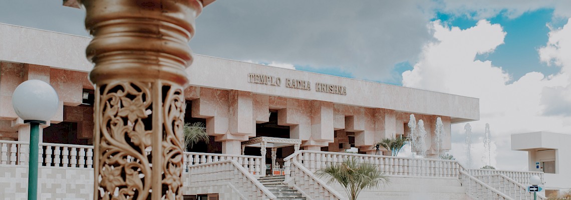 Visita Guiada ao Templo Hindu Radha Krishna